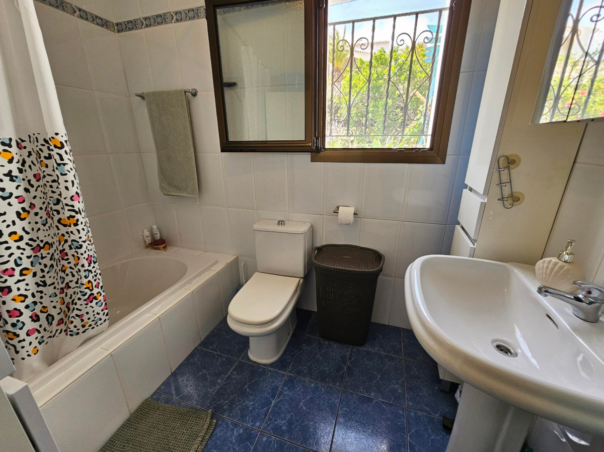 Se vende Villa - Chalet de 3 dormitorios en Costa Blanca, Alicante, España
