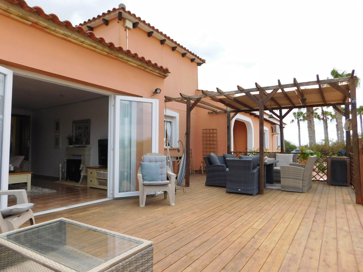 Se vende Villa - Chalet de 3 dormitorios en Costa Blanca, Alicante, España