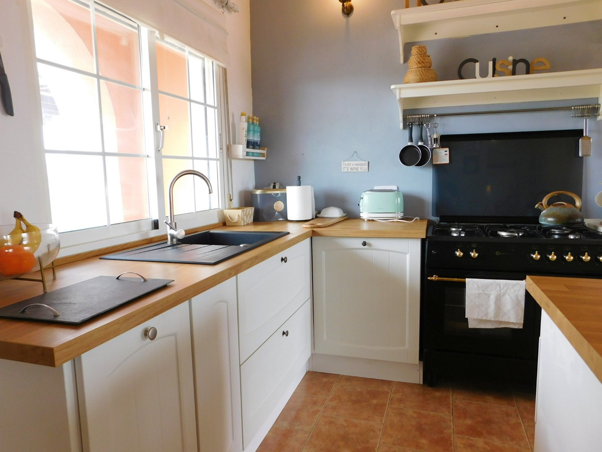 Se vende Villa - Chalet de 3 dormitorios en Costa Blanca, Alicante, España