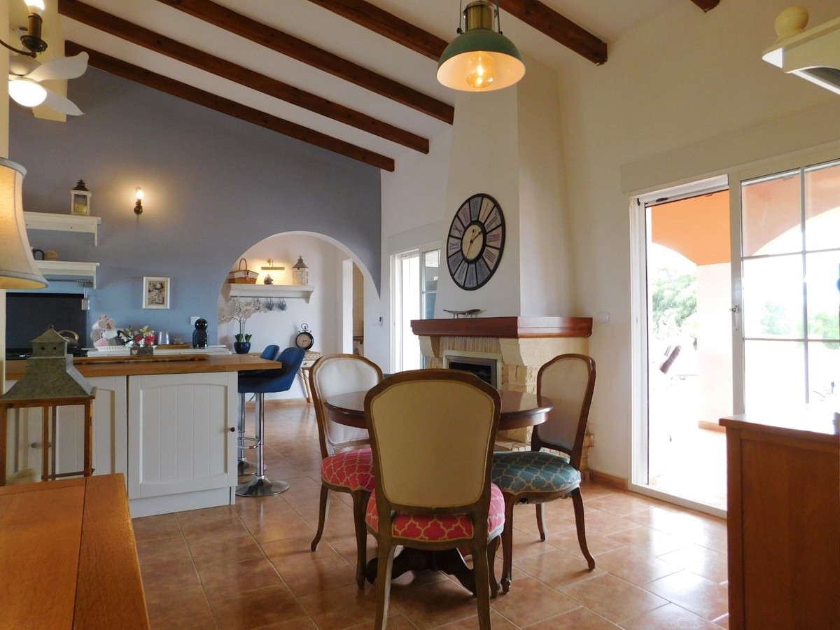 Se vende Villa - Chalet de 3 dormitorios en Costa Blanca, Alicante, España