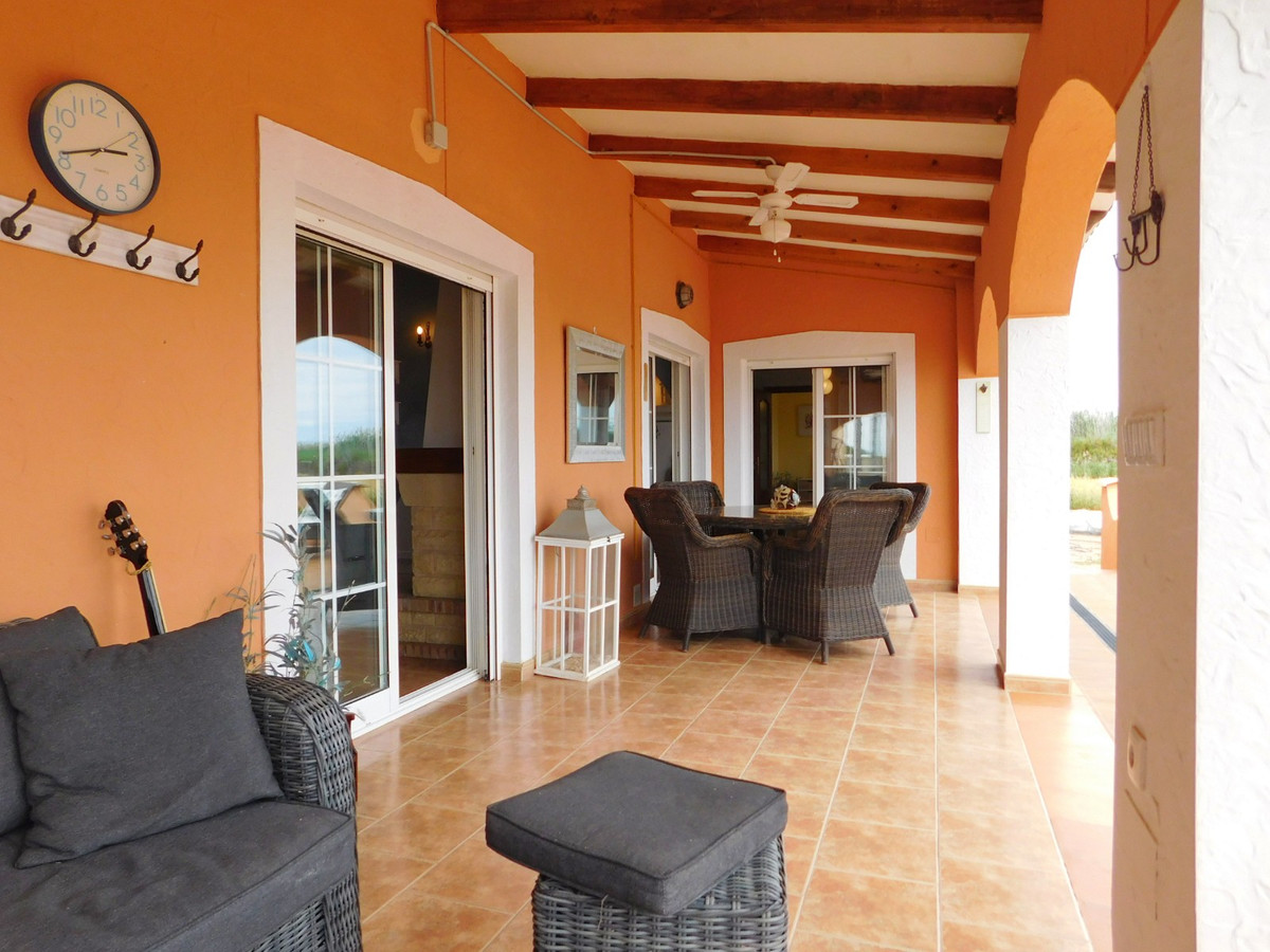 Se vende Villa - Chalet de 3 dormitorios en Costa Blanca, Alicante, España