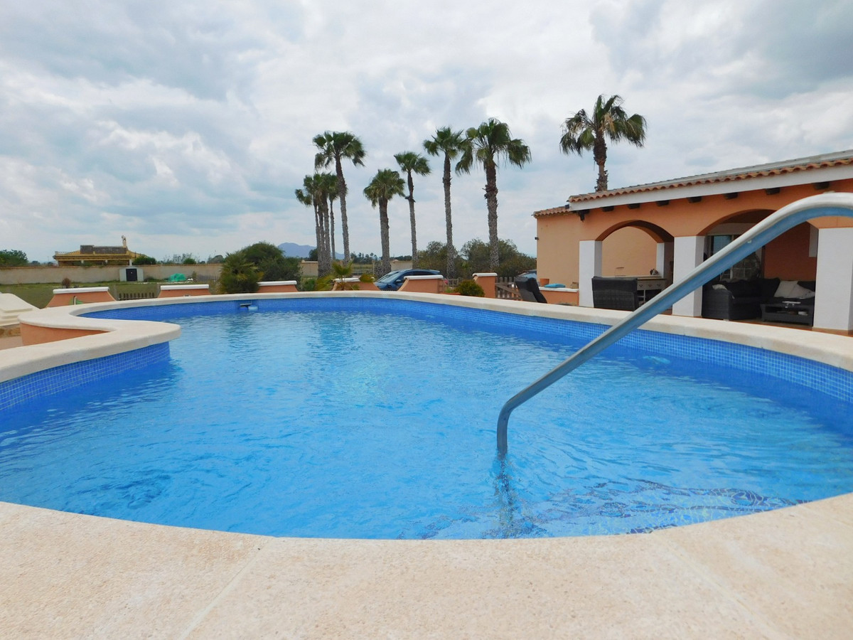 Se vende Villa - Chalet de 3 dormitorios en Costa Blanca, Alicante, España