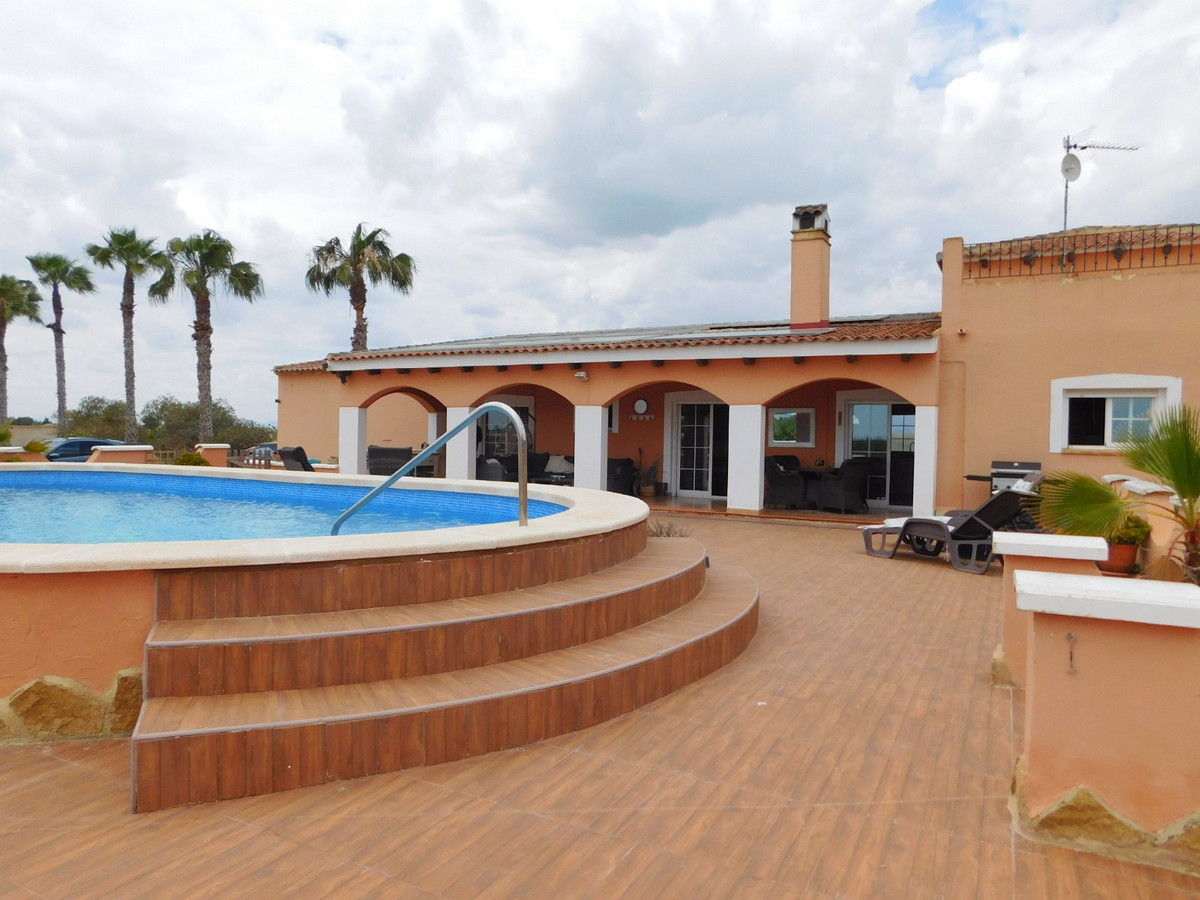 Se vende Villa - Chalet de 3 dormitorios en Costa Blanca, Alicante, España