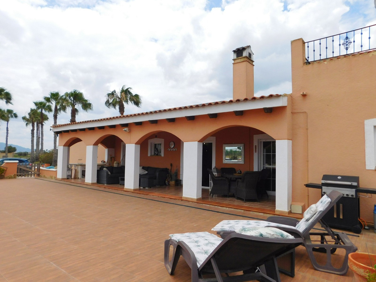 Se vende Villa - Chalet de 3 dormitorios en Costa Blanca, Alicante, España