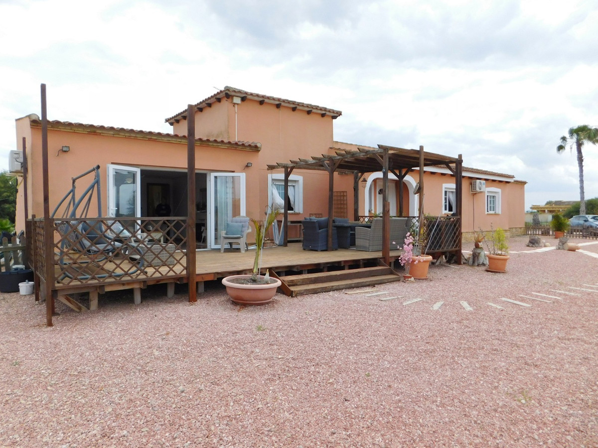 Se vende Villa - Chalet de 3 dormitorios en Costa Blanca, Alicante, España