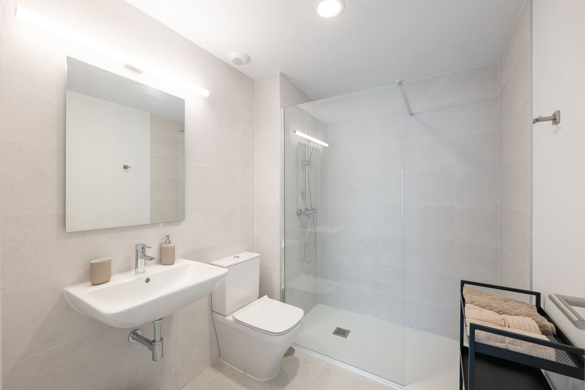 2 Bed Apartment for sale in Estepona Costa Del Sol, Málaga, Spain
