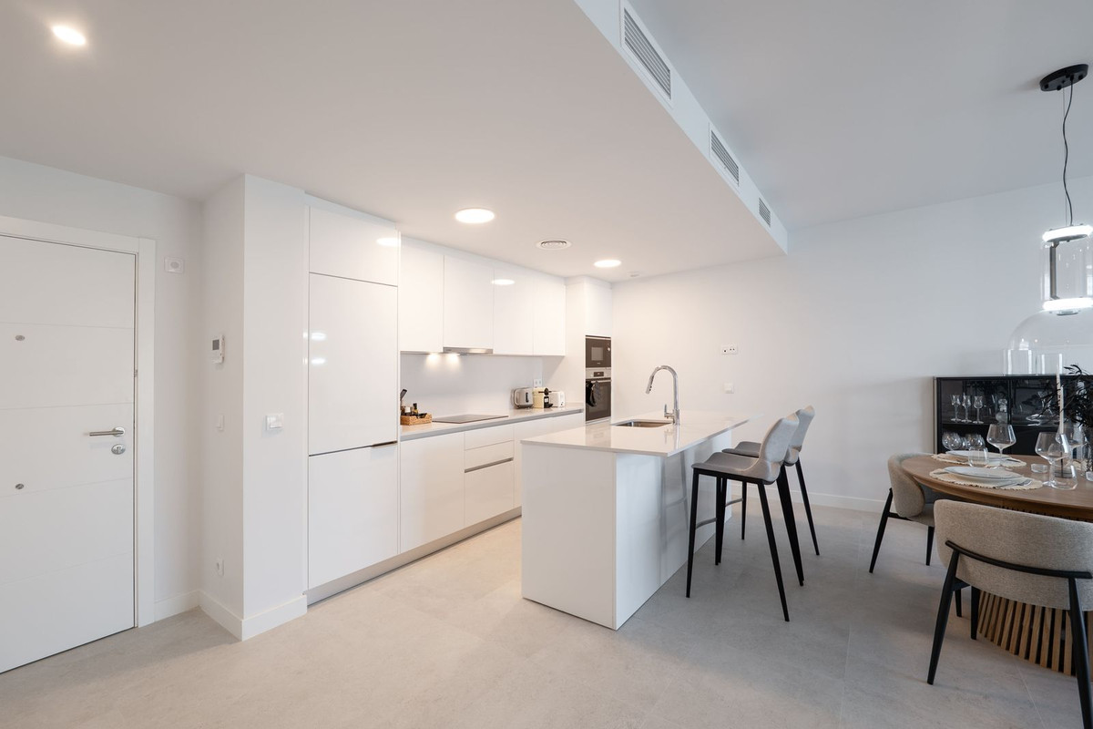 2 Bed Apartment for sale in Estepona Costa Del Sol, Málaga, Spain