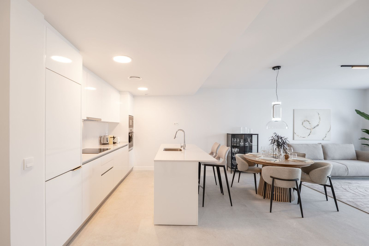 2 Bed Apartment for sale in Estepona Costa Del Sol, Málaga, Spain