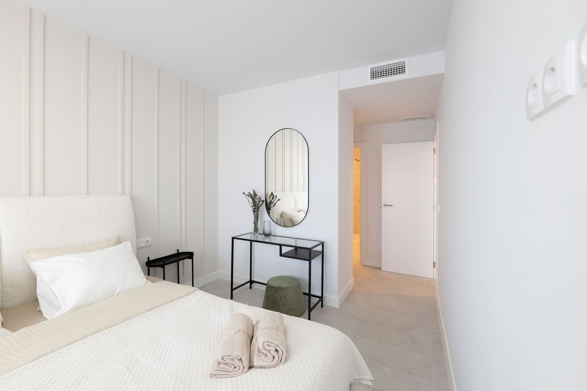 2 Bed Apartment for sale in Estepona Costa Del Sol, Málaga, Spain