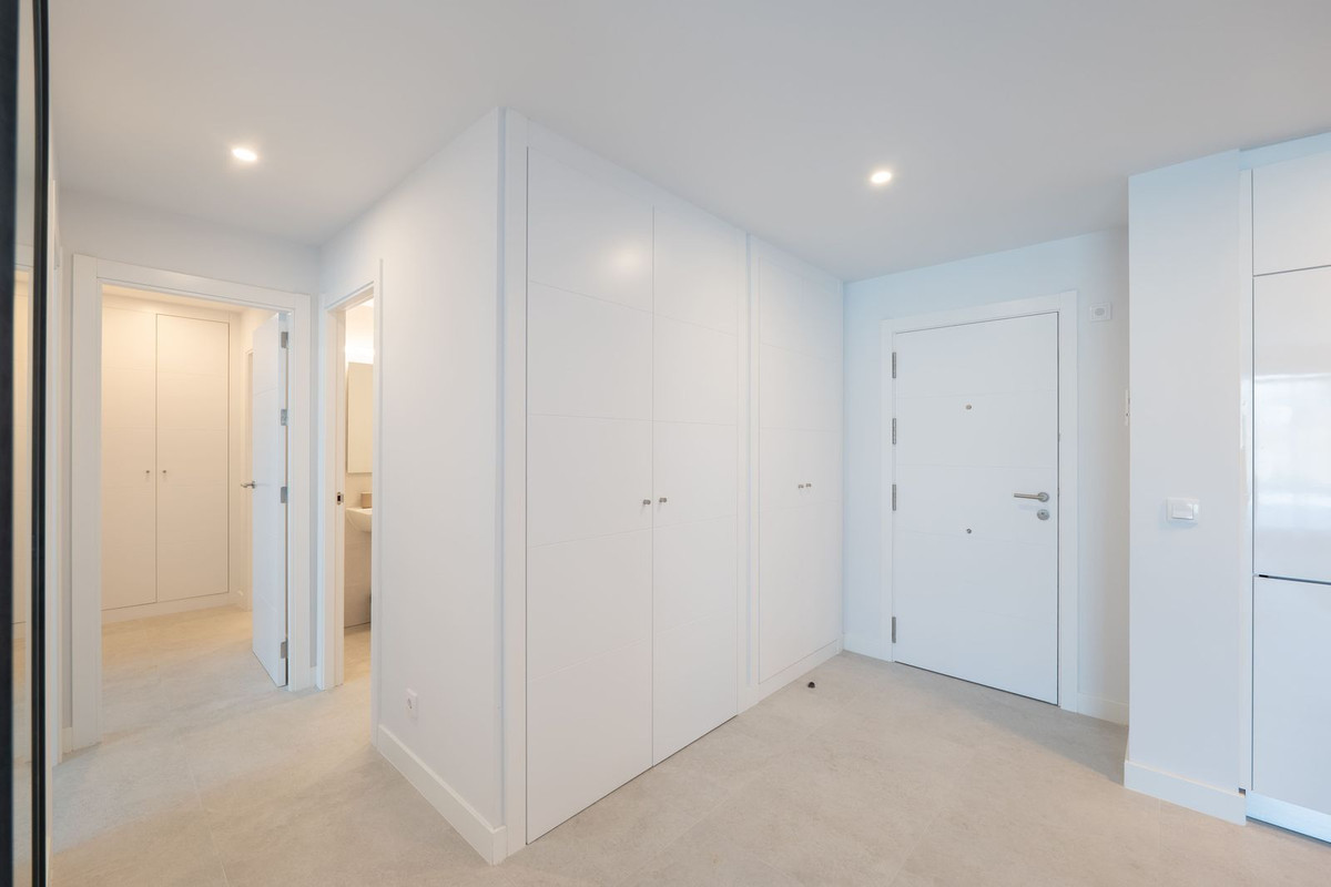2 Bed Apartment for sale in Estepona Costa Del Sol, Málaga, Spain