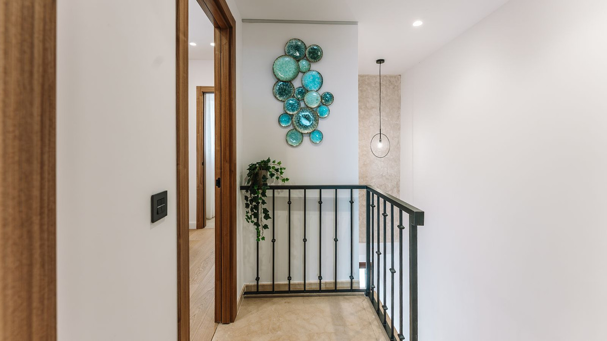 3 Bed Townhouse for sale in Benahavís Costa Del Sol, Málaga, Spain