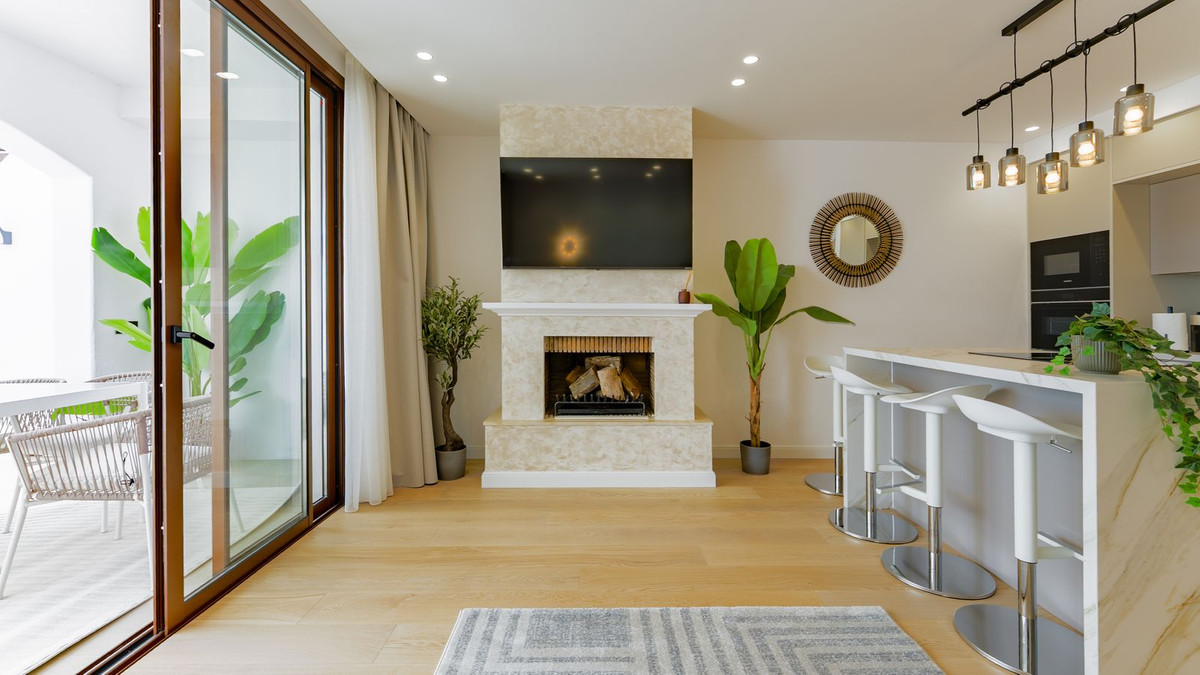 3 Bed Townhouse for sale in Benahavís Costa Del Sol, Málaga, Spain