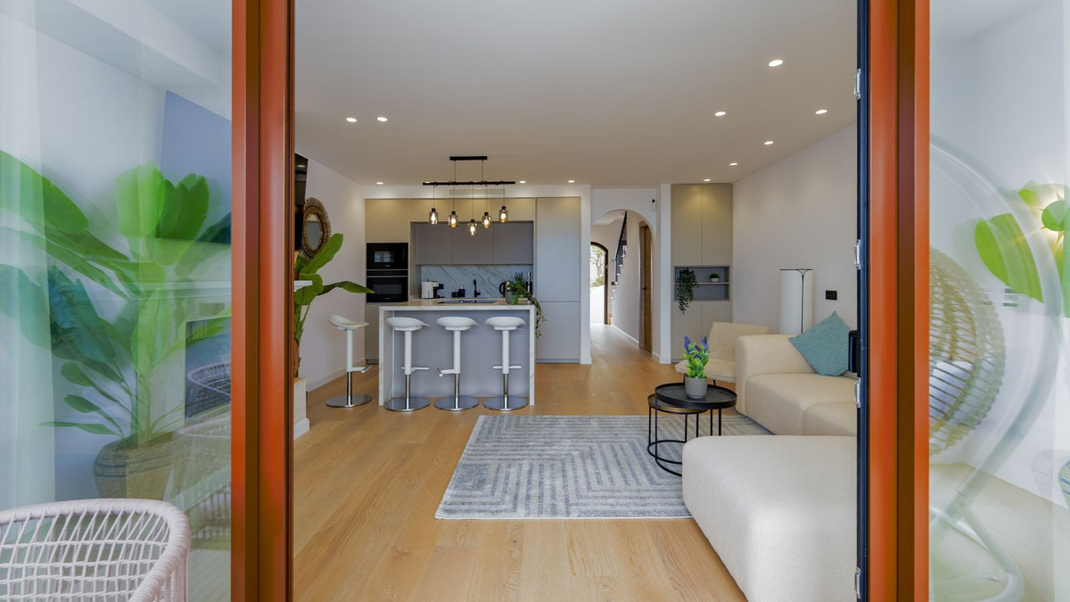 3 Bed Townhouse for sale in Benahavís Costa Del Sol, Málaga, Spain