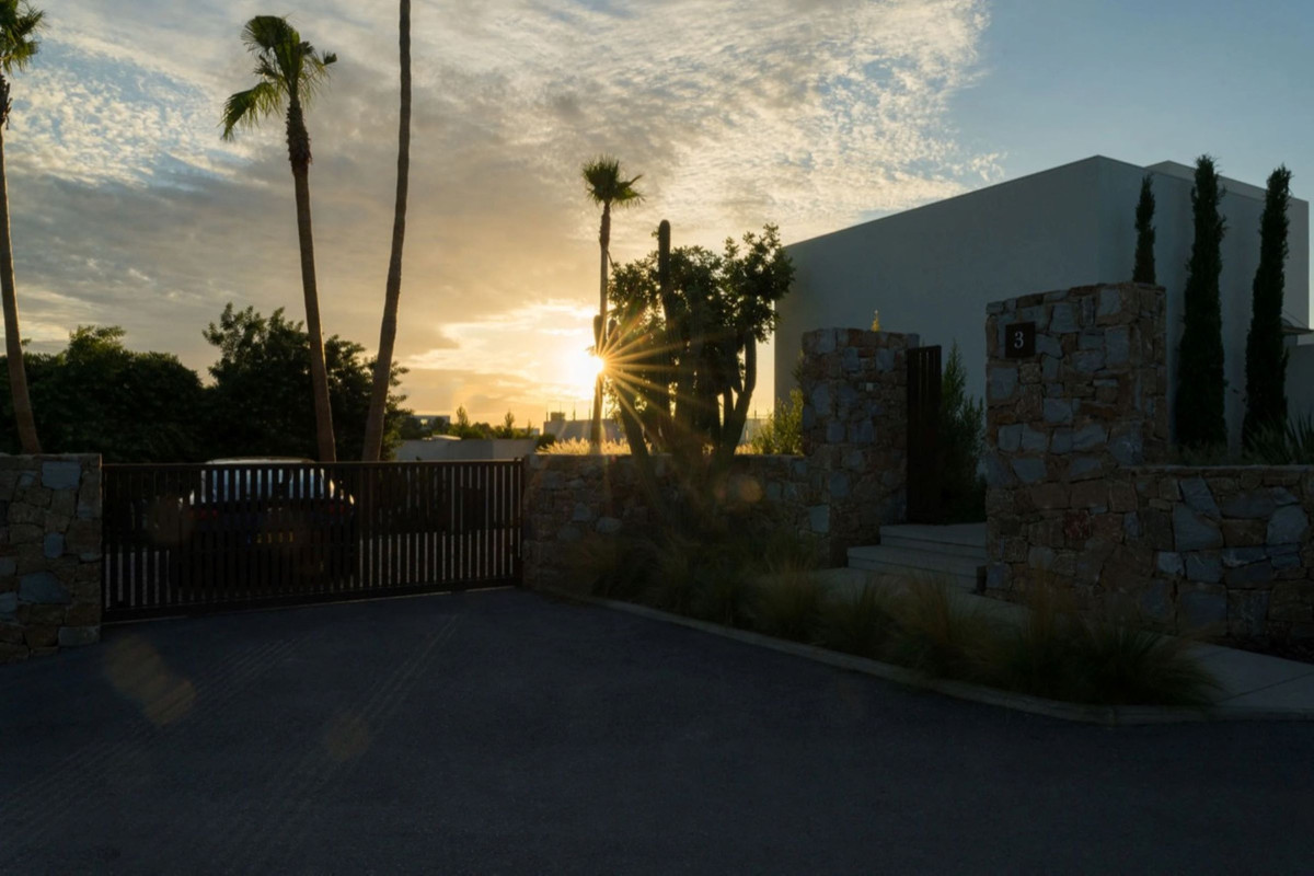 5 Bed Townhouse for sale in Las Colinas Golf Costa Blanca, Alicante, Spain