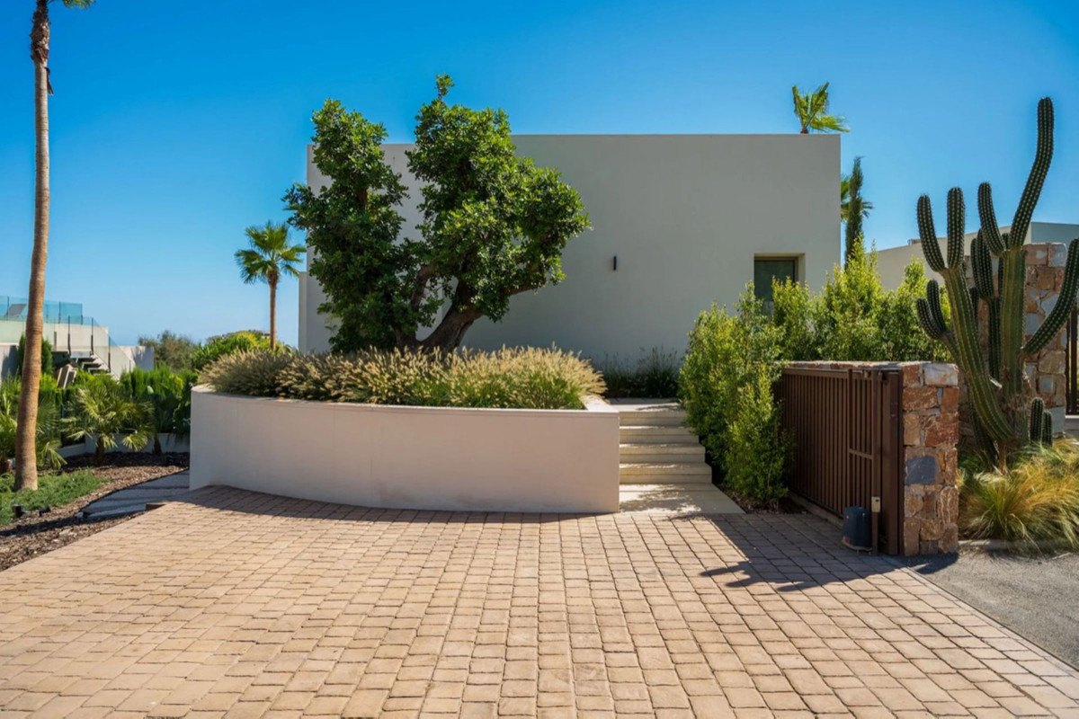 5 Bed Townhouse for sale in Las Colinas Golf Costa Blanca, Alicante, Spain