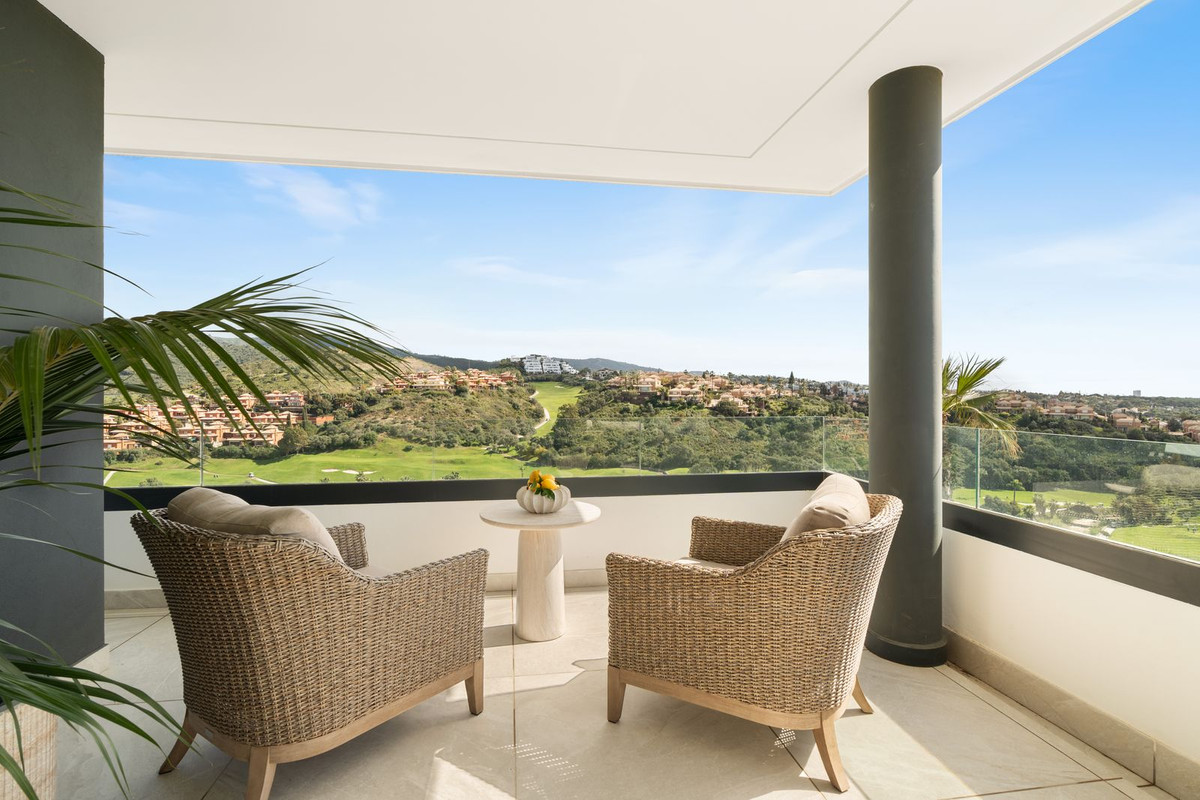 4 Bed Apartment for sale in Santa Clara Costa Del Sol, Málaga, Spain