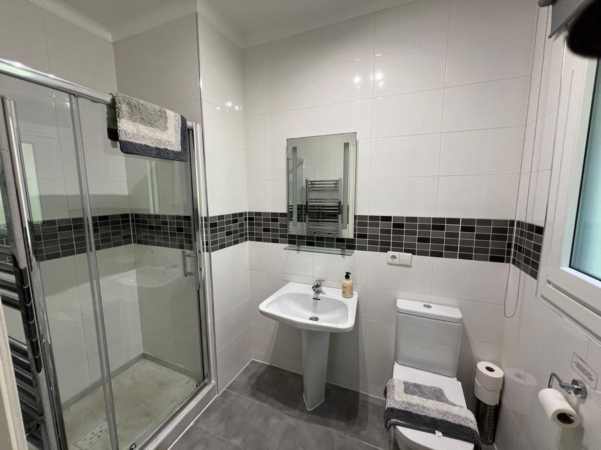 4 Bed Townhouse for sale in El Paraiso Costa Del Sol, Málaga, Spain