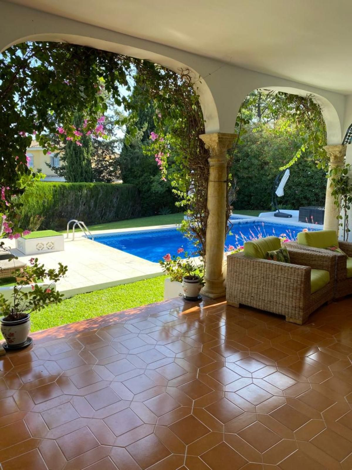 4 Bed Townhouse for sale in El Paraiso Costa Del Sol, Málaga, Spain
