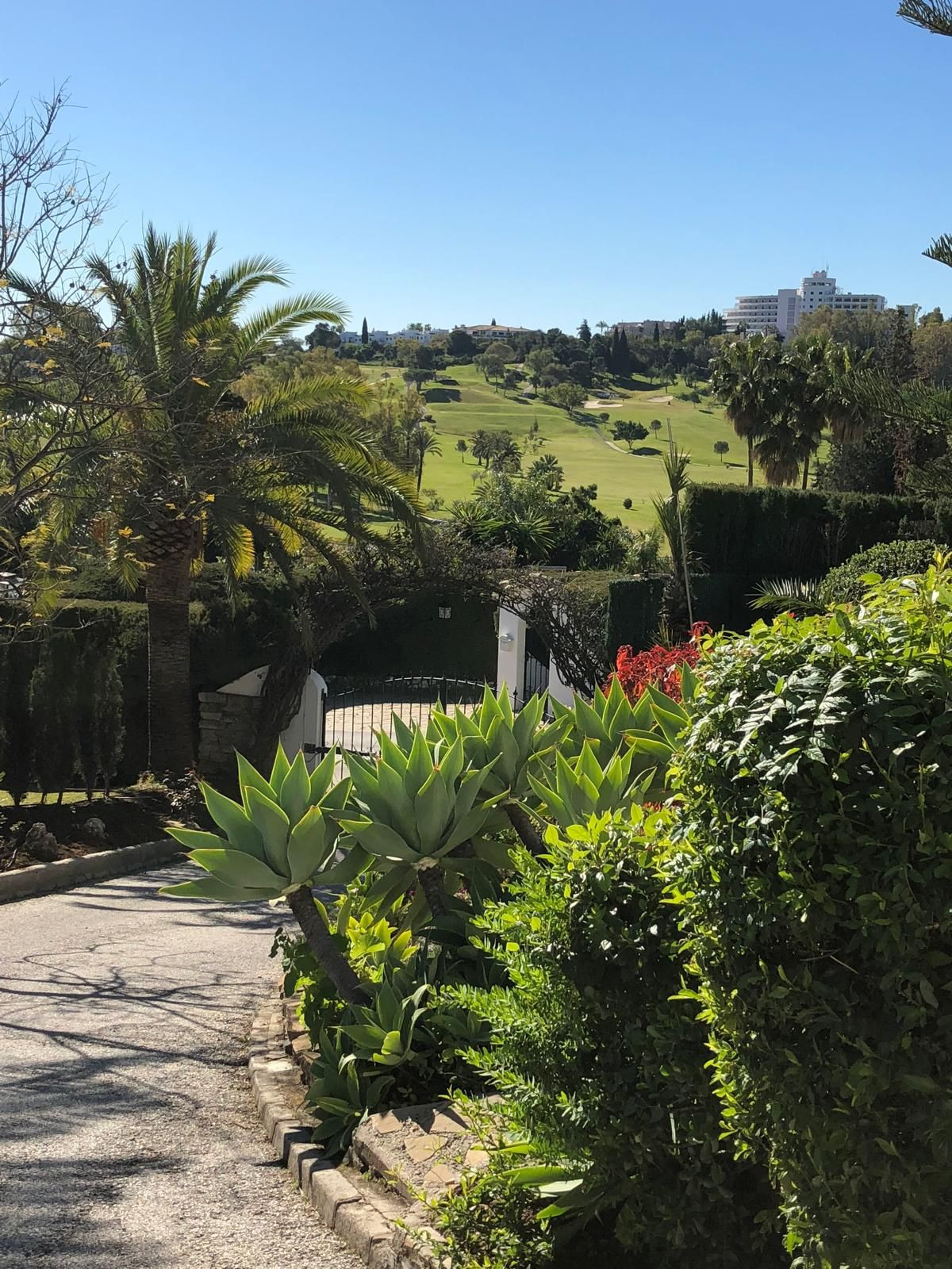 4 Bed Townhouse for sale in El Paraiso Costa Del Sol, Málaga, Spain