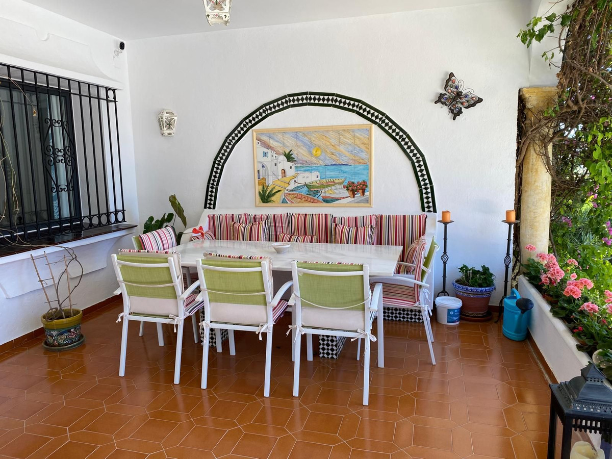 4 Bed Townhouse for sale in El Paraiso Costa Del Sol, Málaga, Spain