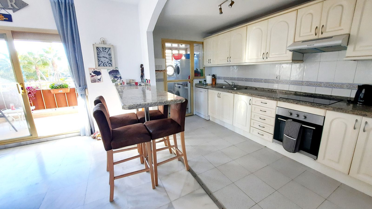 2 Bed Apartment for sale in Fuengirola Costa Del Sol, Málaga, Spain