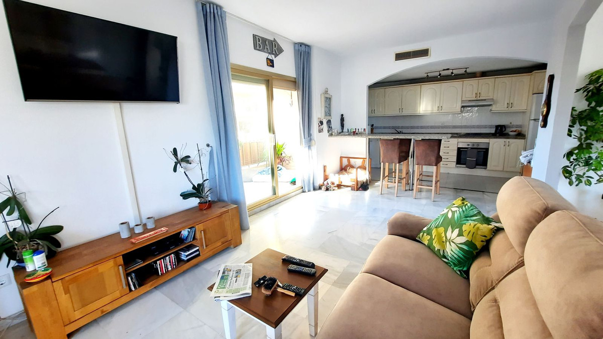 2 Bed Apartment for sale in Fuengirola Costa Del Sol, Málaga, Spain