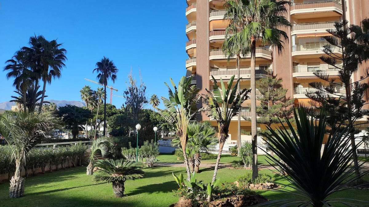 2 Bed Apartment for sale in Fuengirola Costa Del Sol, Málaga, Spain