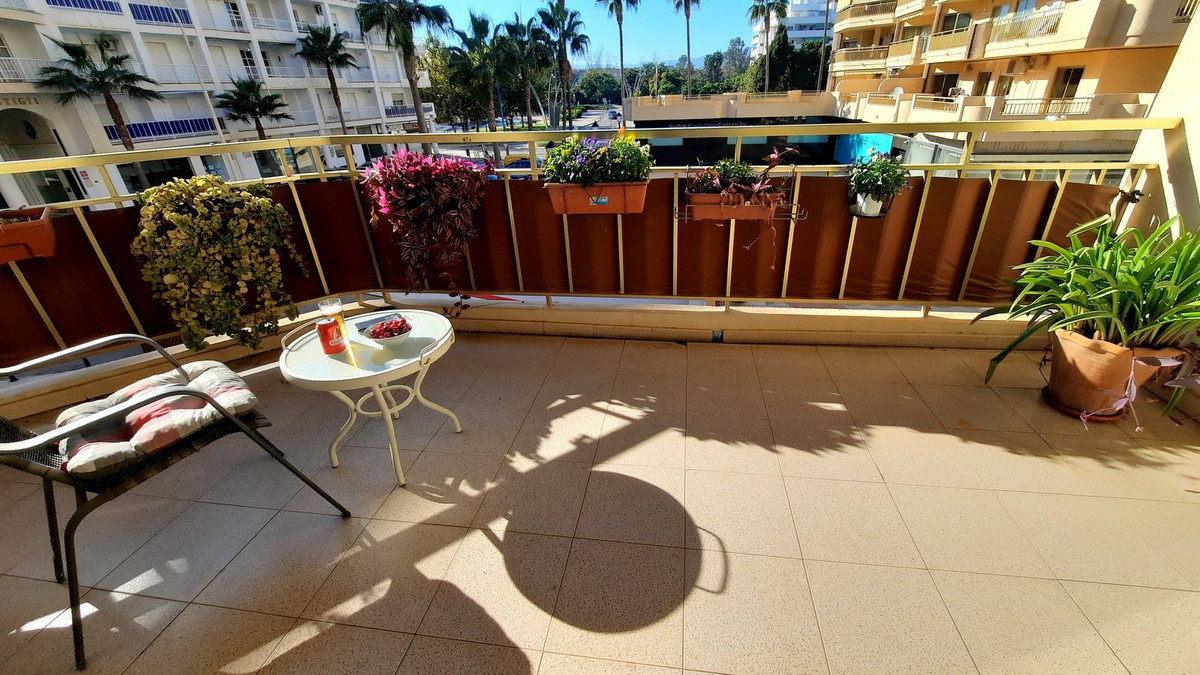 2 Bed Apartment for sale in Fuengirola Costa Del Sol, Málaga, Spain