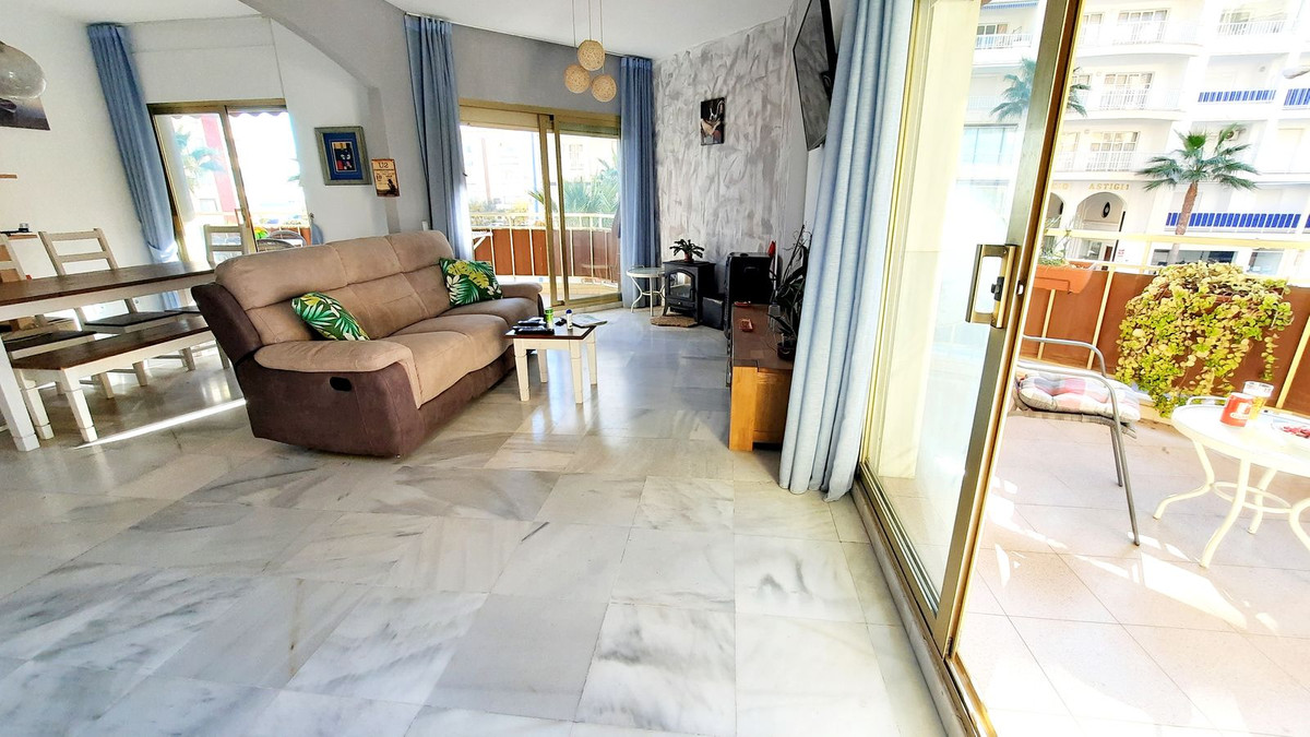 2 Bed Apartment for sale in Fuengirola Costa Del Sol, Málaga, Spain