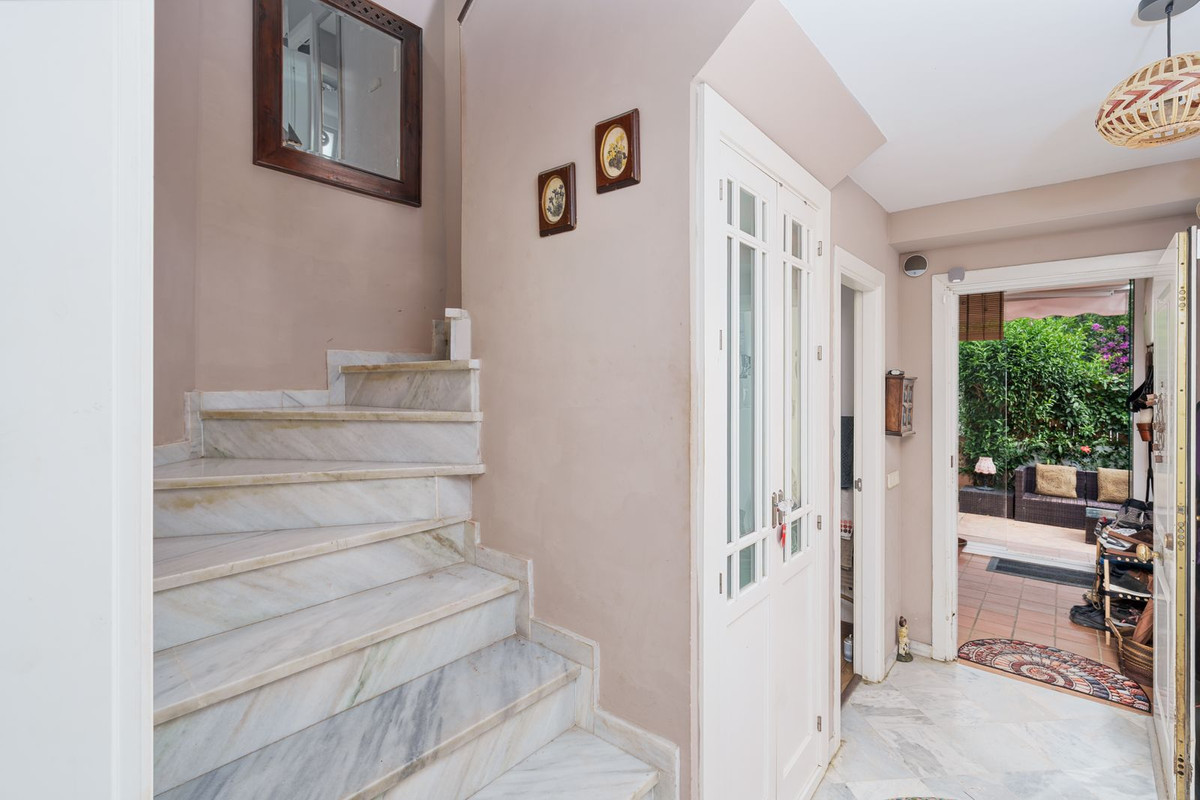 3 Bed Townhouse for sale in Nagüeles Costa Del Sol, Málaga, Spain