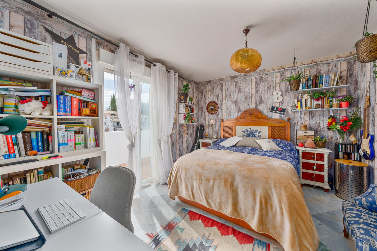 3 Bed Townhouse for sale in Nagüeles Costa Del Sol, Málaga, Spain