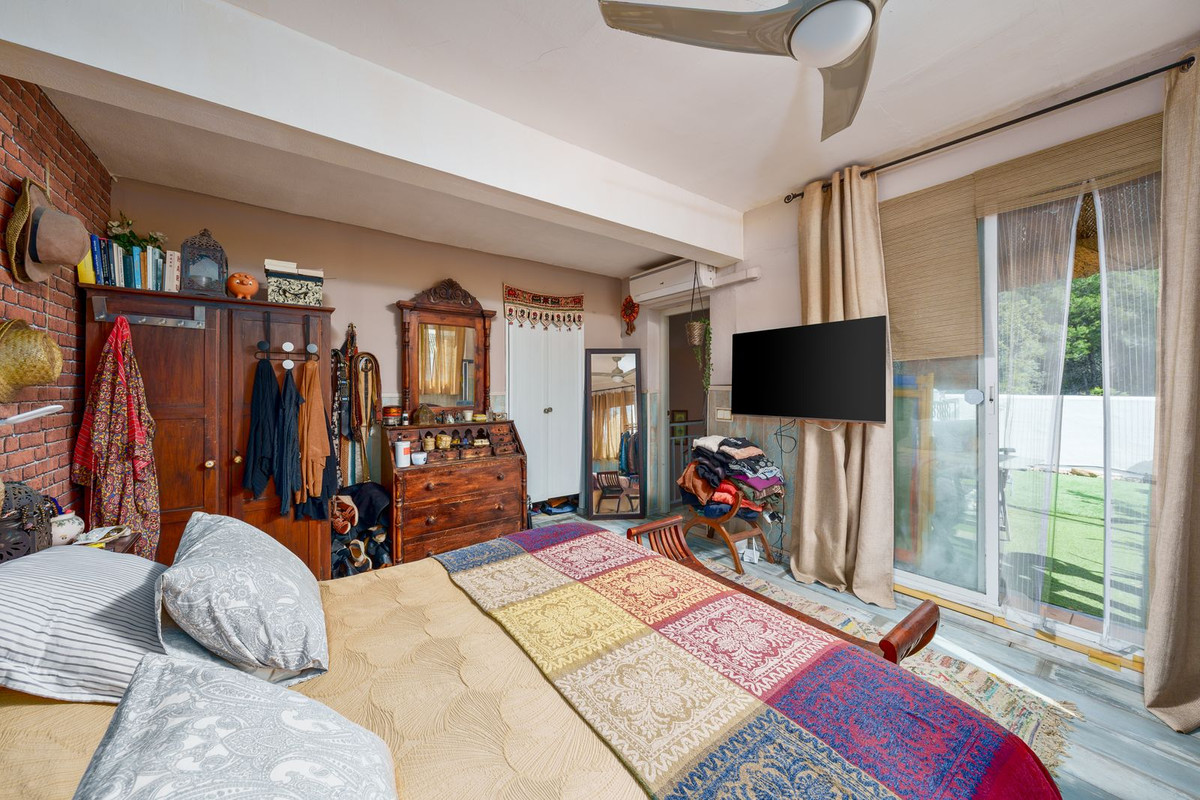 3 Bed Townhouse for sale in Nagüeles Costa Del Sol, Málaga, Spain
