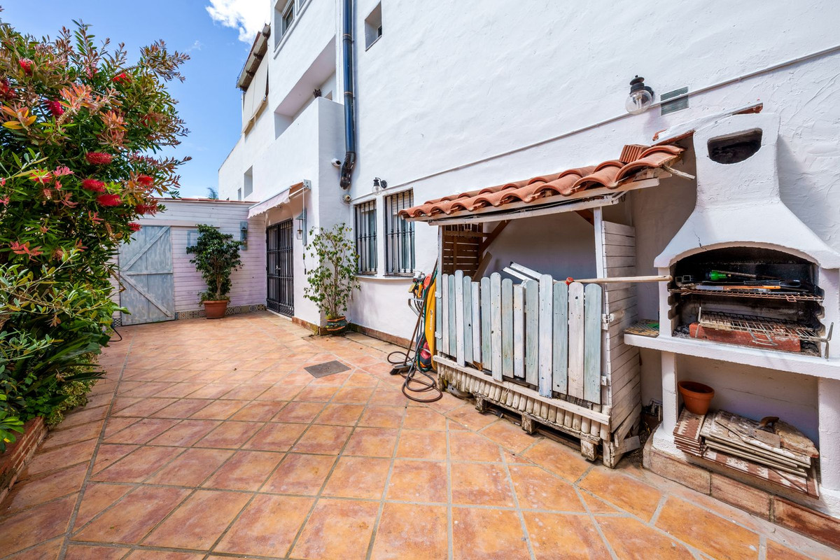 3 Bed Townhouse for sale in Nagüeles Costa Del Sol, Málaga, Spain