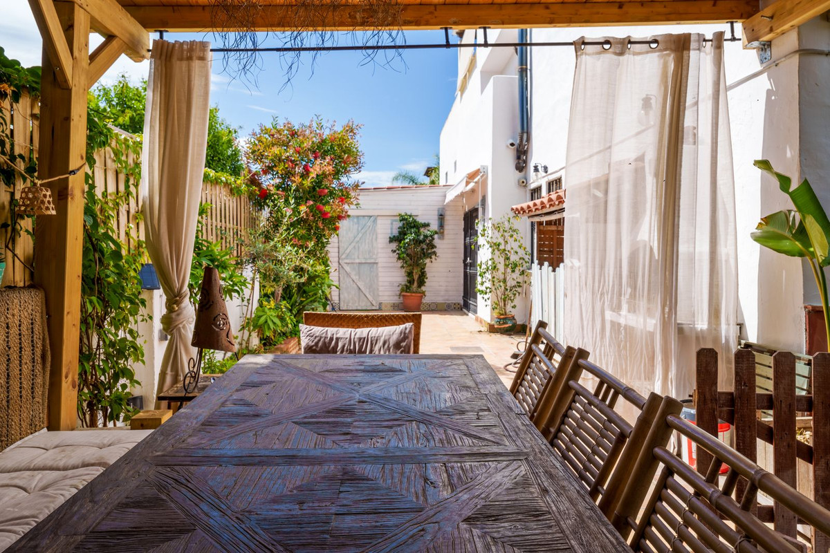 3 Bed Townhouse for sale in Nagüeles Costa Del Sol, Málaga, Spain