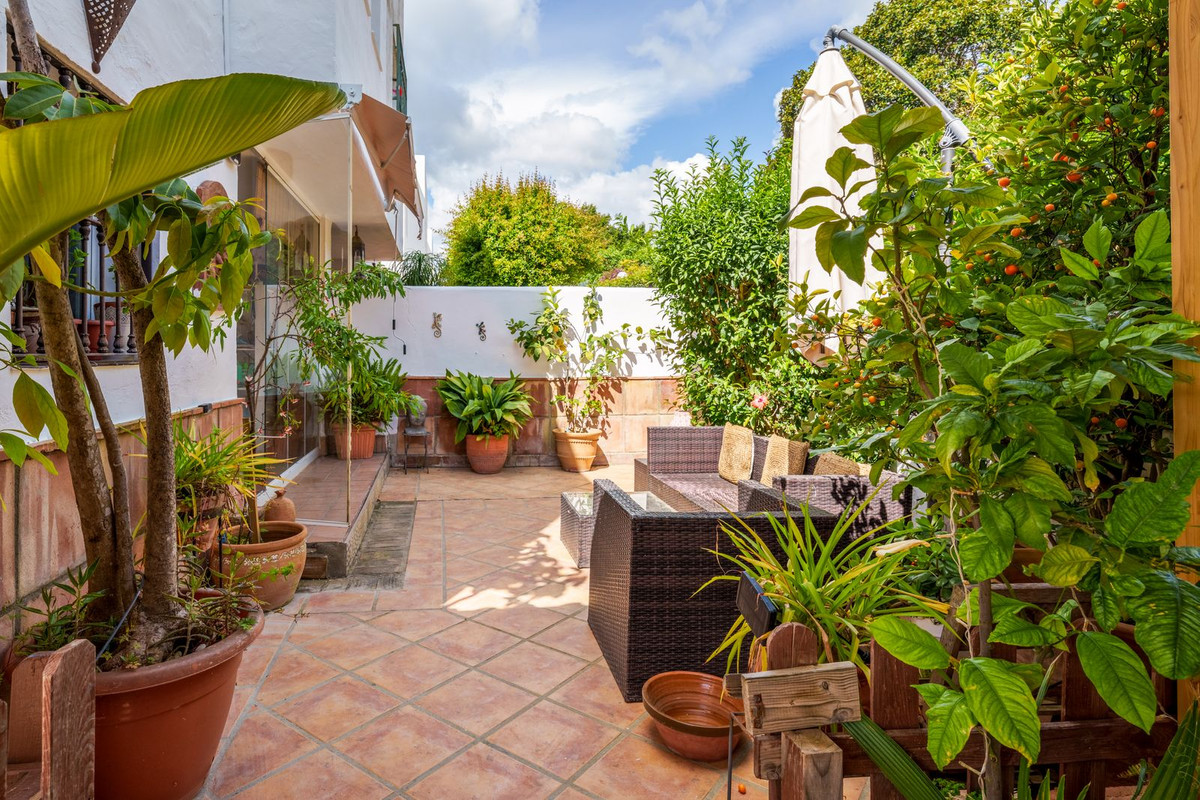 3 Bed Townhouse for sale in Nagüeles Costa Del Sol, Málaga, Spain