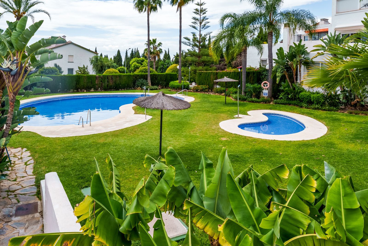 3 Bed Townhouse for sale in Nagüeles Costa Del Sol, Málaga, Spain