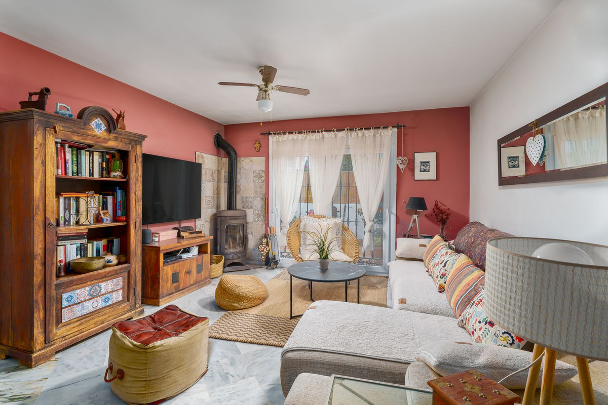 3 Bed Townhouse for sale in Nagüeles Costa Del Sol, Málaga, Spain