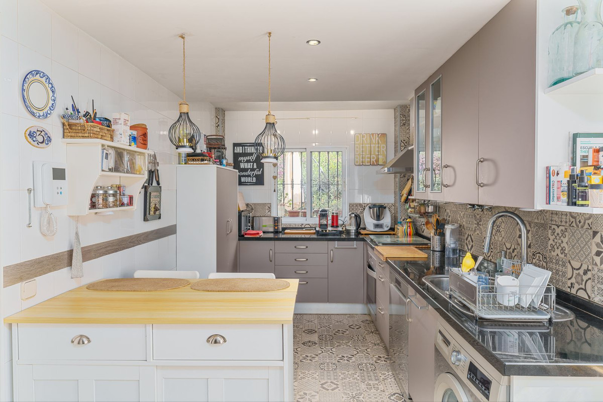 3 Bed Townhouse for sale in Nagüeles Costa Del Sol, Málaga, Spain