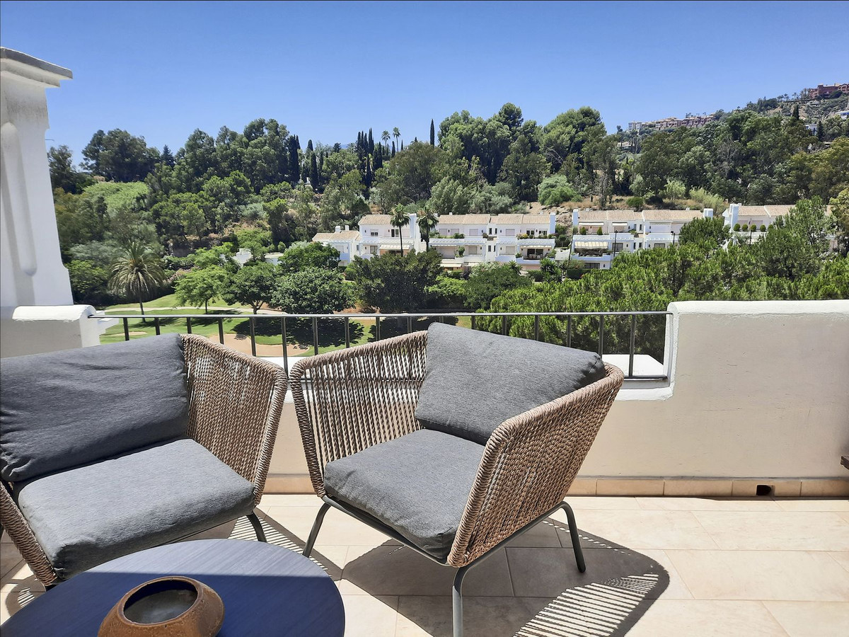 3 Bed Apartment for sale in La Quinta Costa Del Sol, Málaga, Spain