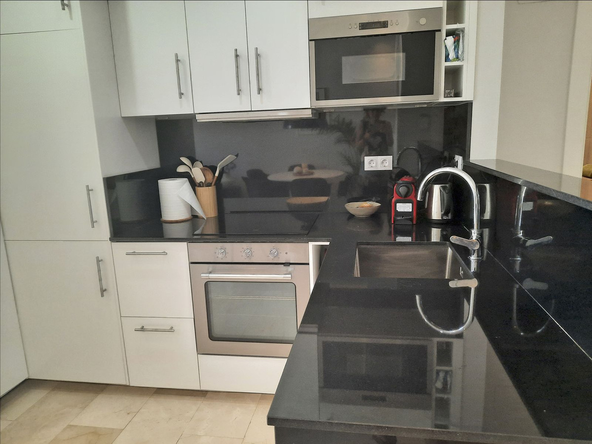 3 Bed Apartment for sale in La Quinta Costa Del Sol, Málaga, Spain