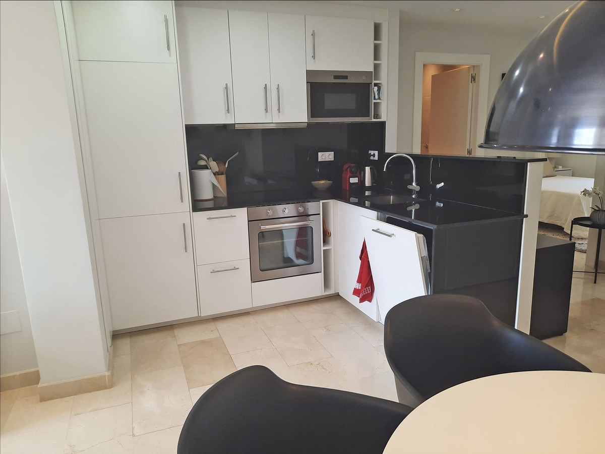 3 Bed Apartment for sale in La Quinta Costa Del Sol, Málaga, Spain