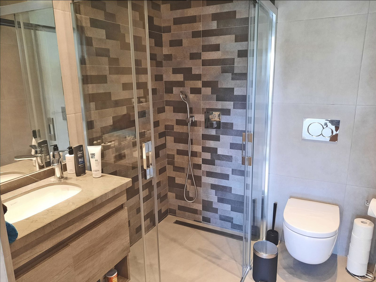 3 Bed Apartment for sale in La Quinta Costa Del Sol, Málaga, Spain