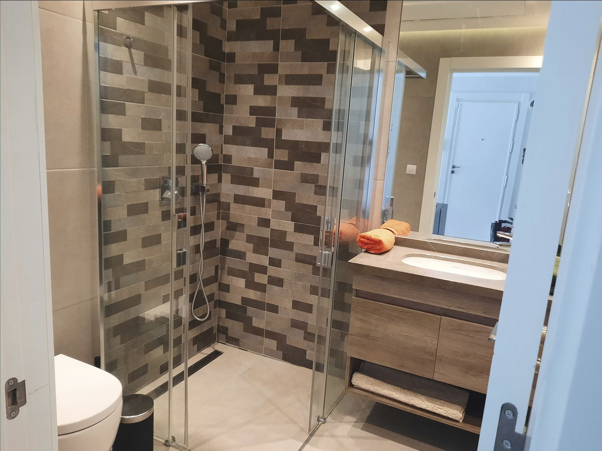 3 Bed Apartment for sale in La Quinta Costa Del Sol, Málaga, Spain