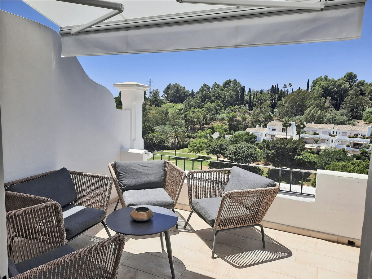 3 Bed Apartment for sale in La Quinta Costa Del Sol, Málaga, Spain