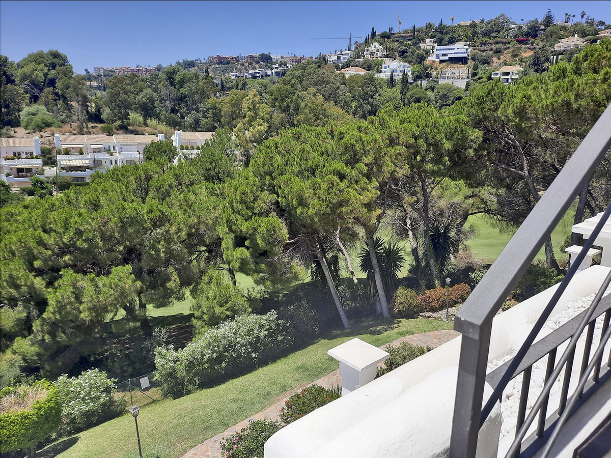 3 Bed Apartment for sale in La Quinta Costa Del Sol, Málaga, Spain