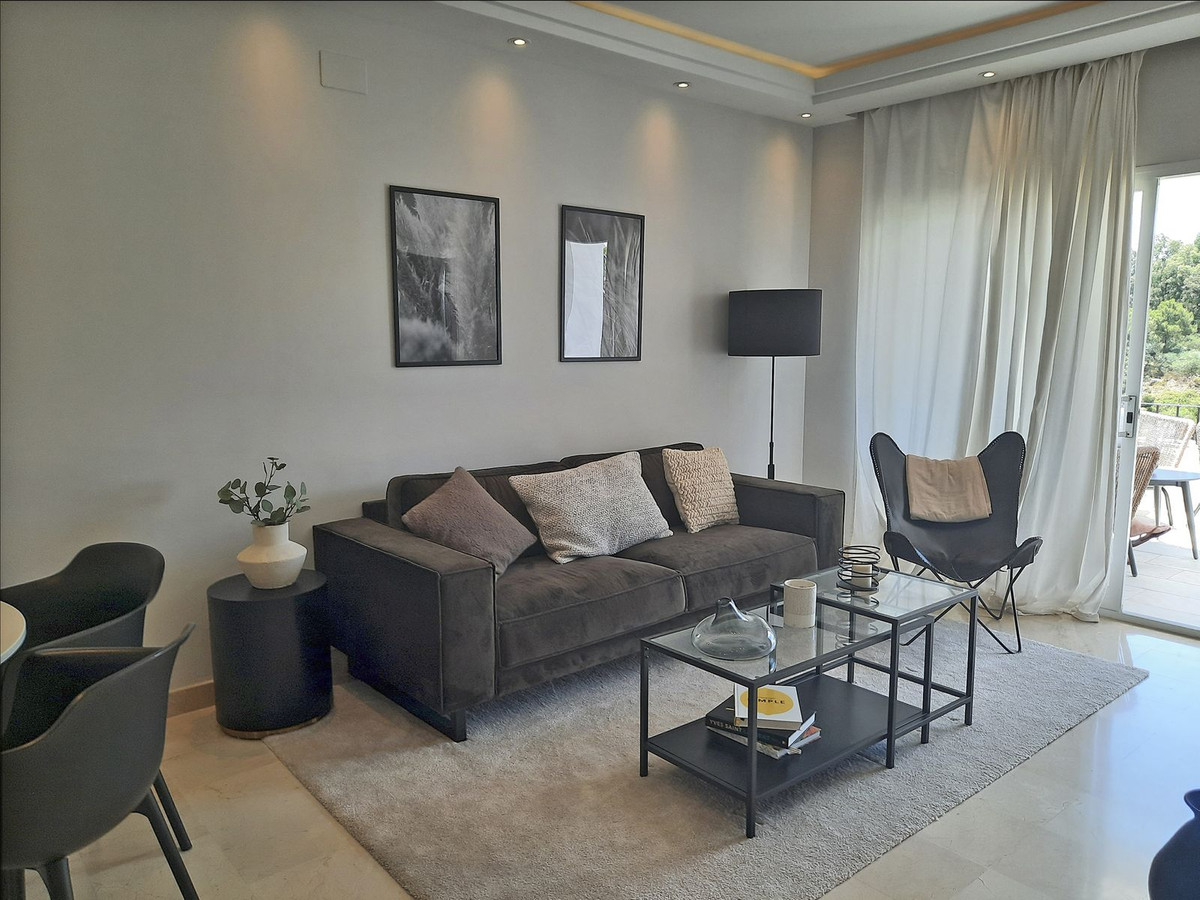 3 Bed Apartment for sale in La Quinta Costa Del Sol, Málaga, Spain