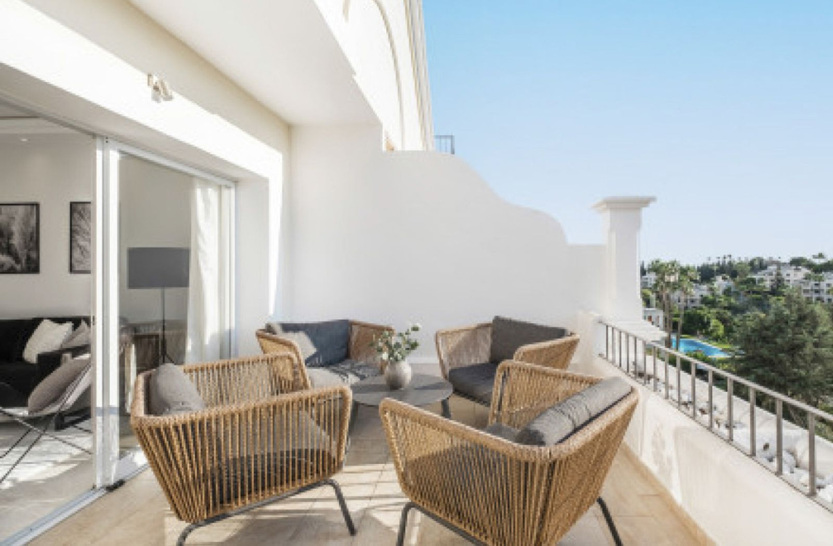 3 Bed Apartment for sale in La Quinta Costa Del Sol, Málaga, Spain