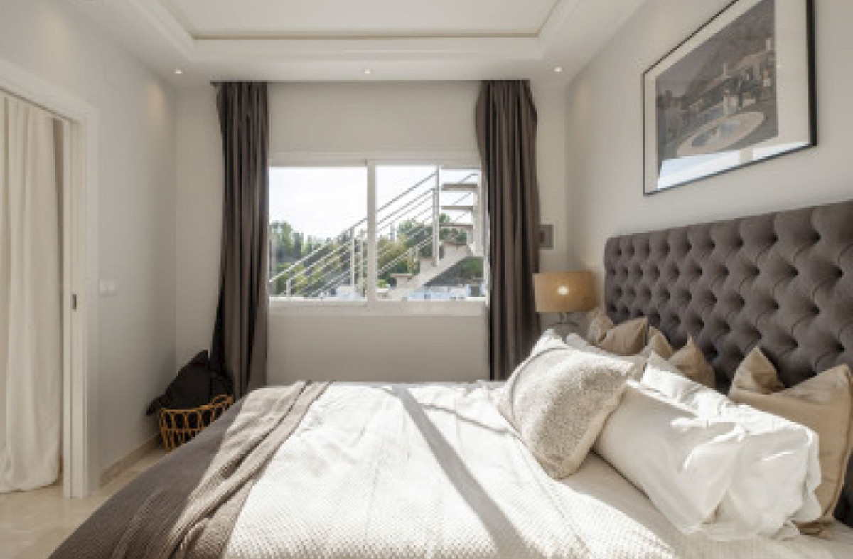 3 Bed Apartment for sale in La Quinta Costa Del Sol, Málaga, Spain