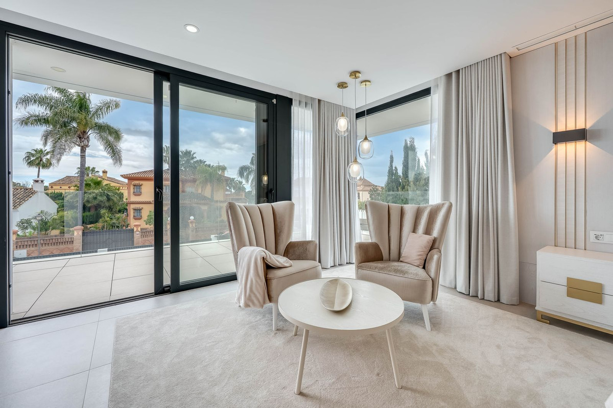5 Bed Townhouse for sale in San Pedro De Alcántara Costa Del Sol, Málaga, Spain