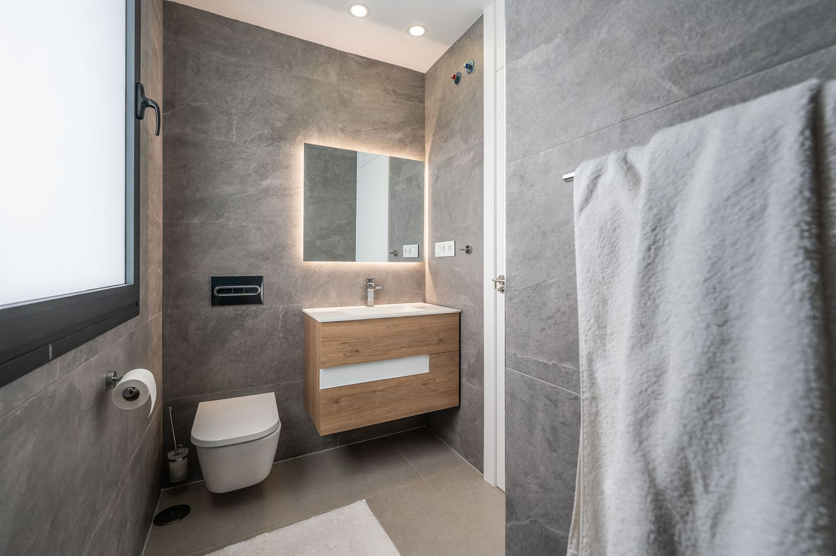 5 Bed Townhouse for sale in San Pedro De Alcántara Costa Del Sol, Málaga, Spain